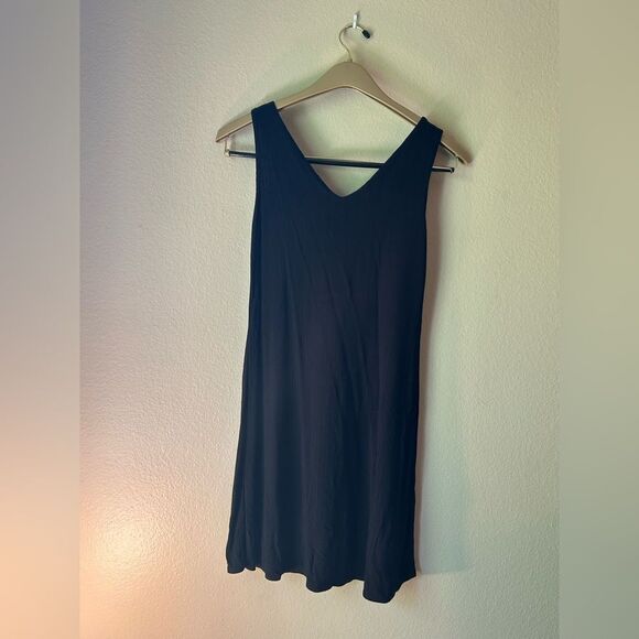 GAP LBD Textured/Ribbed Front/Back V Neck Sleeveless Dress - Size M - Picture 1 of 3